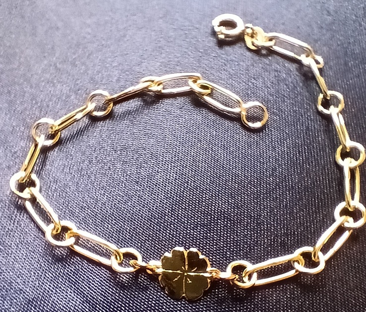 Armband met klavertje